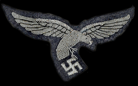 Officer's 1st pattern embroidered breast eagle